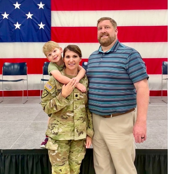 Meet your Posher, Valerie - Picture 1 of 2